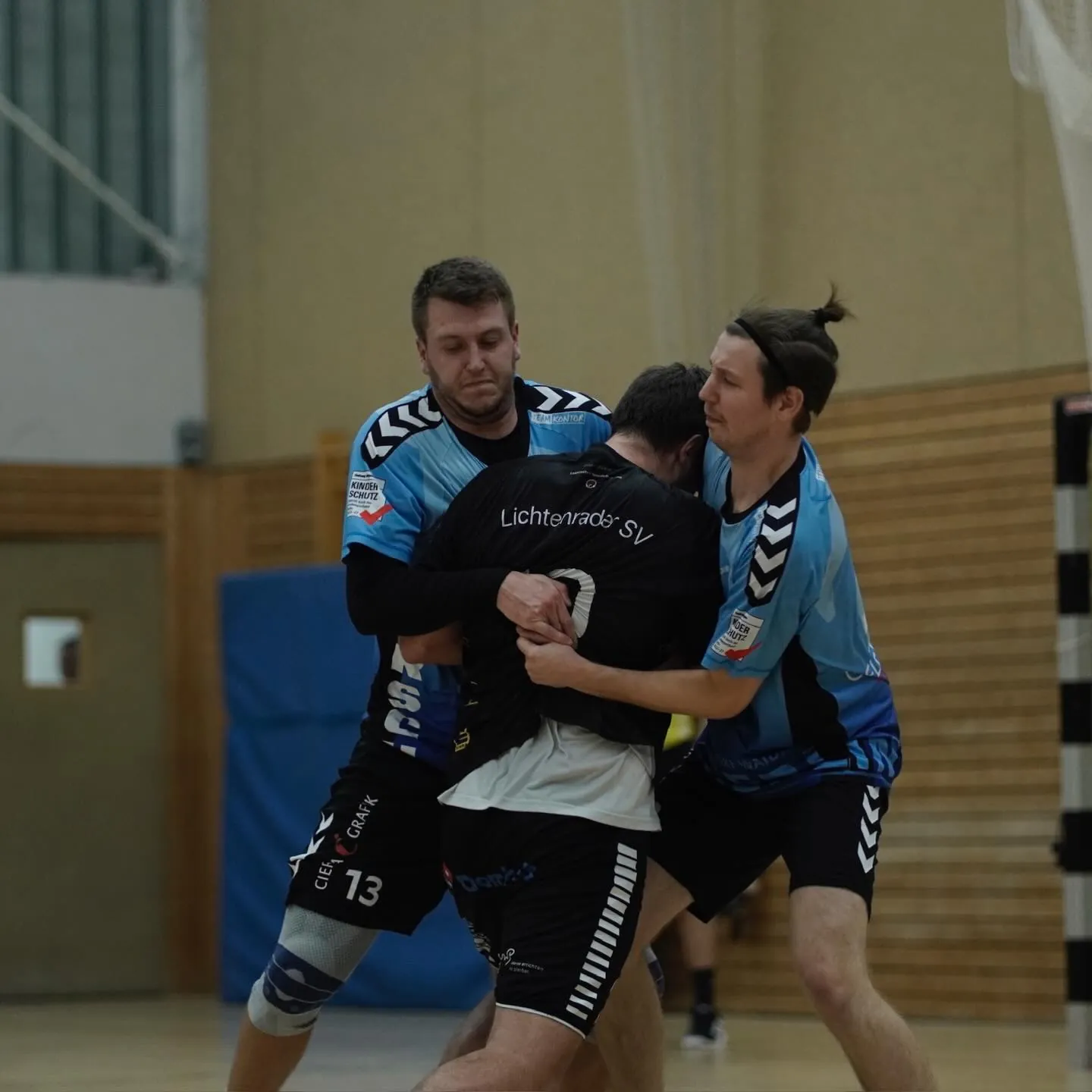 Foto 7 zum Beitrag In der Oberliga trafen im Topspiel der Tabelle der Zweite und der Dritte aufeinander. Die Partie hie