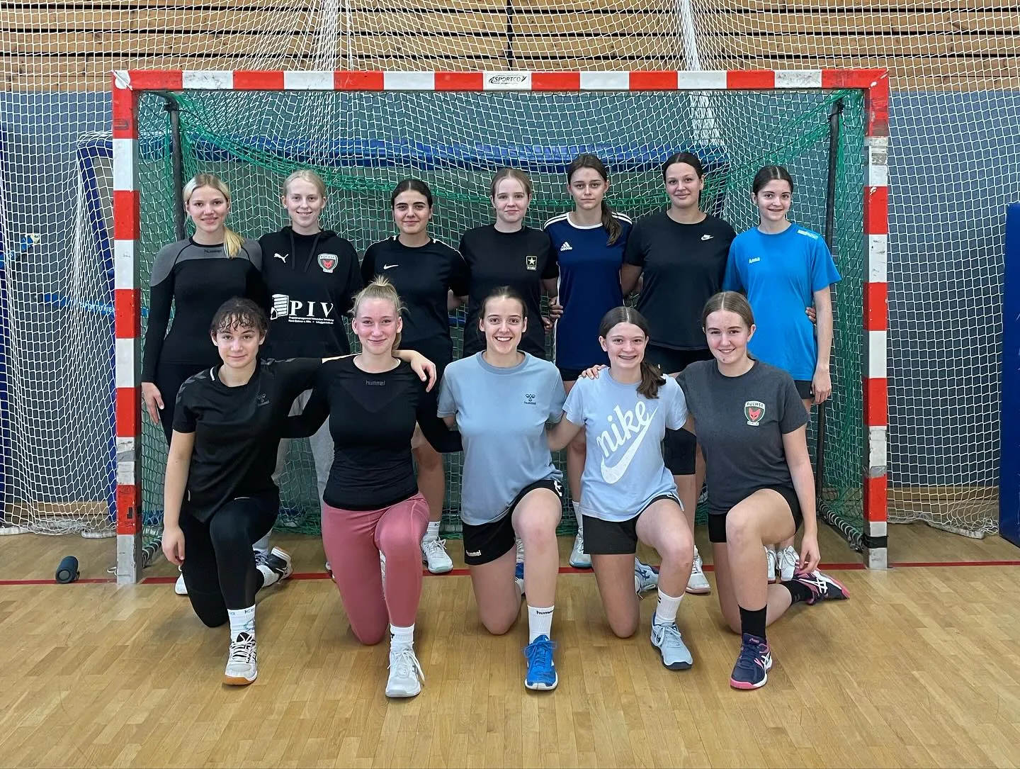 Foto 1 zum Beitrag Die wB im Trainingslager